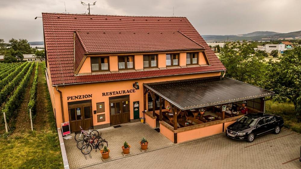 Penzion S Restauraci Na Furhaple Šakvice Екстериор снимка