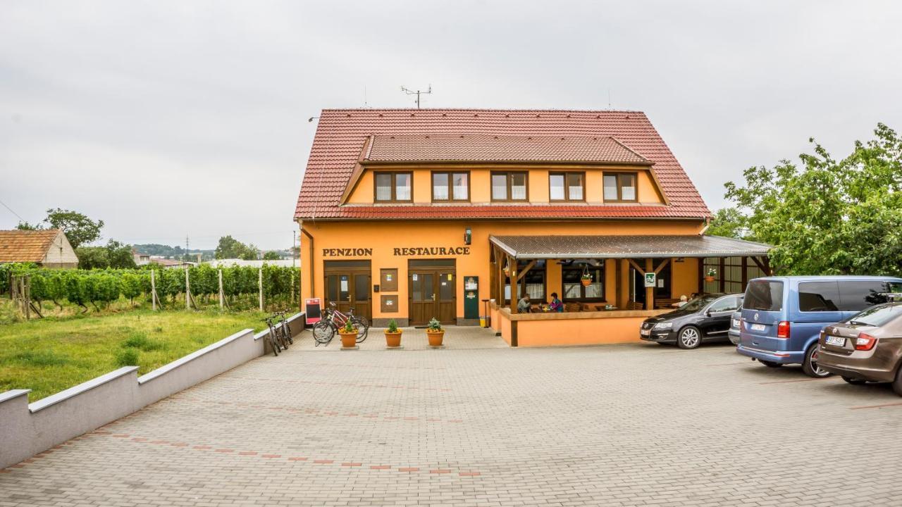Penzion S Restauraci Na Furhaple Šakvice Екстериор снимка