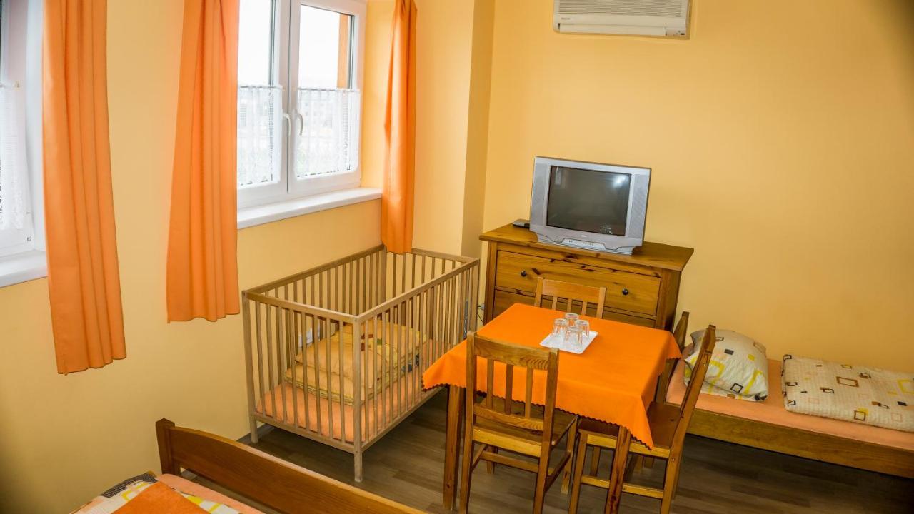 Penzion S Restauraci Na Furhaple Šakvice Екстериор снимка